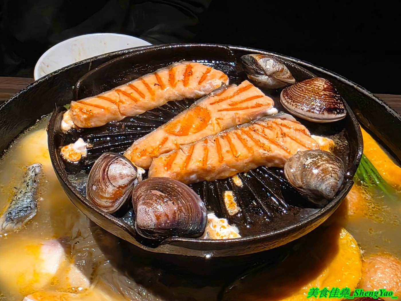 [台中沙鹿]尚石苑石頭火鍋 – 台中台味火鍋新高度，自助區免費滷肉飯+肉羹麵線糊，還有台韓泡菜隨便你吃，冬季薑母鴨鍋暖身新上市。