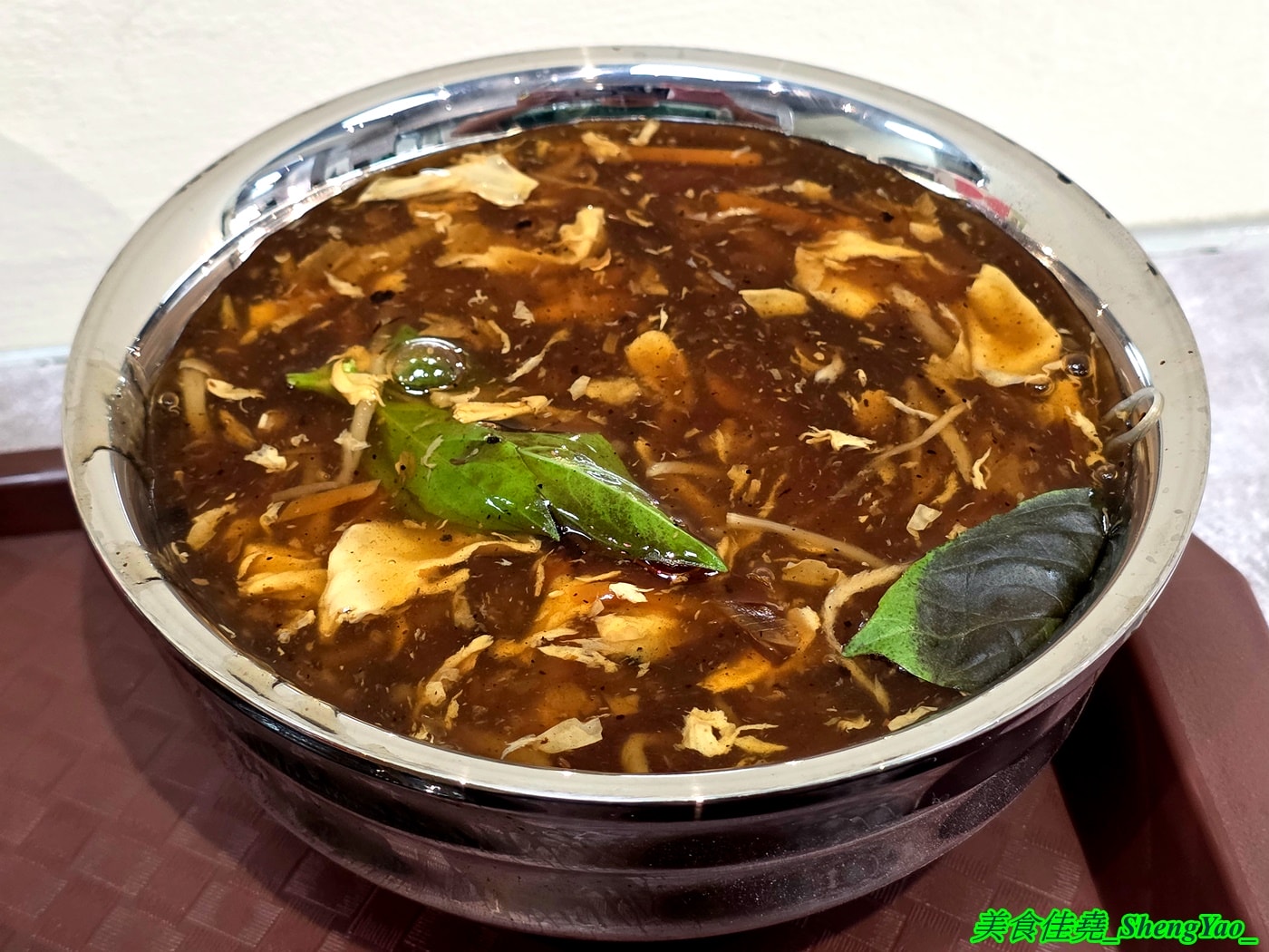 [台中清水]火車頭蚵仔煎 – 沙鹿40年蚵仔煎魷魚羹老店開的新分店，大推蚵仔煎，外皮有脆有黏，醬汁也很有特色。