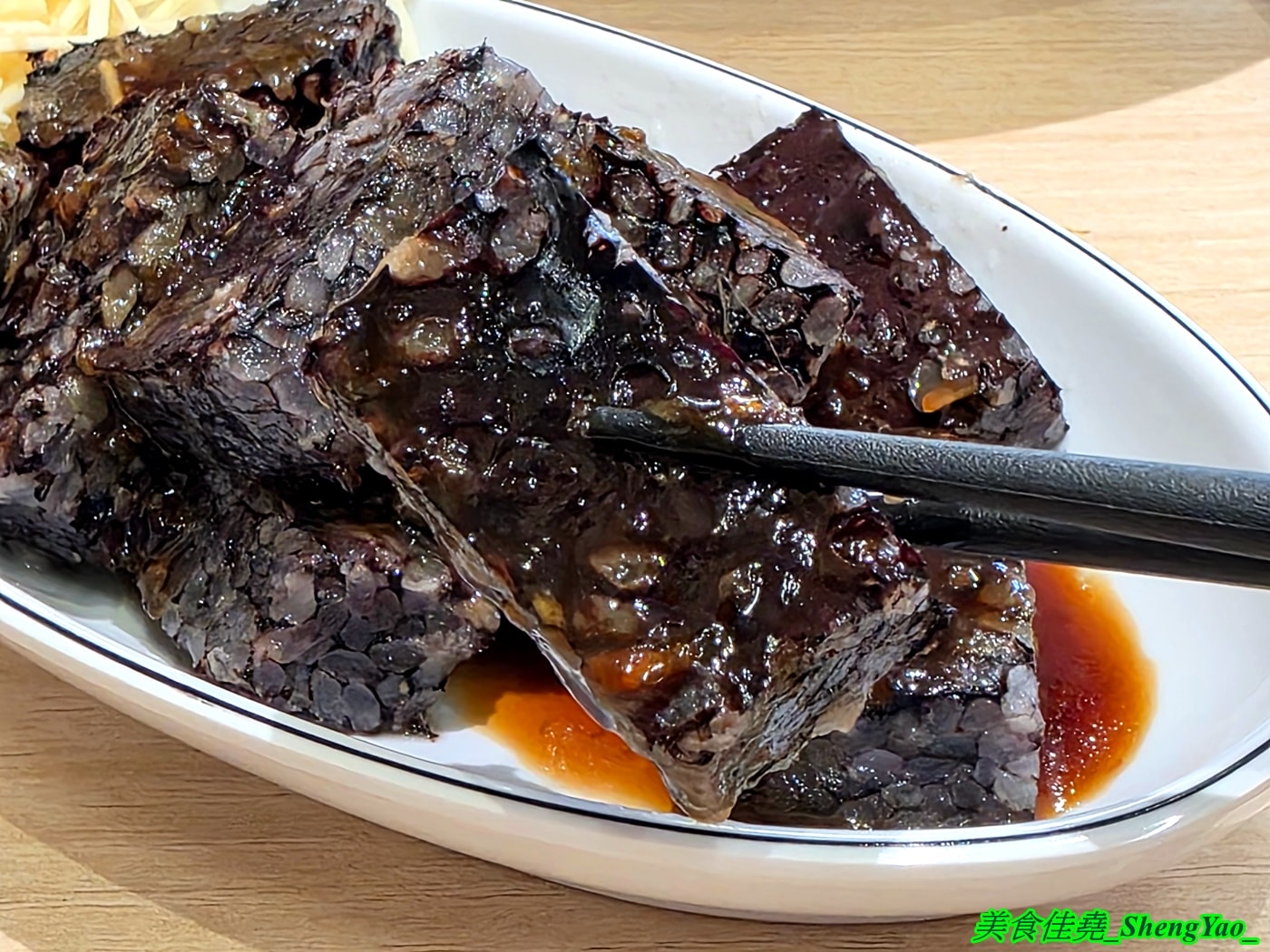 [台中北區]厚稻專業鵝肉飯 – 台中新開幕鵝肉飯專賣店，鵝肉現點現切，新鮮好吃，內用湯品無限續還有免費的蕎麥茶可以喝。