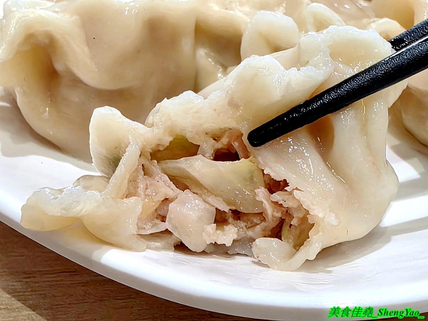 [台中北區]厚稻專業鵝肉飯 – 台中新開幕鵝肉飯專賣店，鵝肉現點現切，新鮮好吃，內用湯品無限續還有免費的蕎麥茶可以喝。