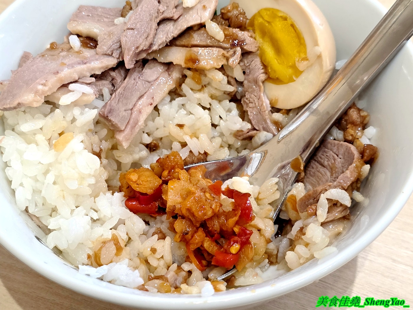 [台中北區]厚稻專業鵝肉飯 – 台中新開幕鵝肉飯專賣店，鵝肉現點現切，新鮮好吃，內用湯品無限續還有免費的蕎麥茶可以喝。