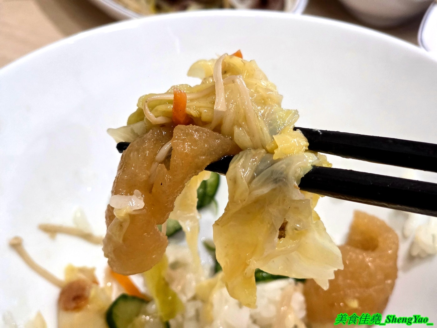 [台中北區]厚稻專業鵝肉飯 – 台中新開幕鵝肉飯專賣店，鵝肉現點現切，新鮮好吃，內用湯品無限續還有免費的蕎麥茶可以喝。