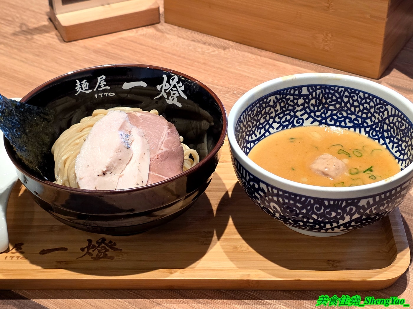 [台中梧棲]麵屋一燈 台中港三井店 – 2025台中最紅的日本拉麵店開來海線了，東京拉麵之王，魚介冠軍沾麵推薦必點，1/2前慶開幕88折優惠