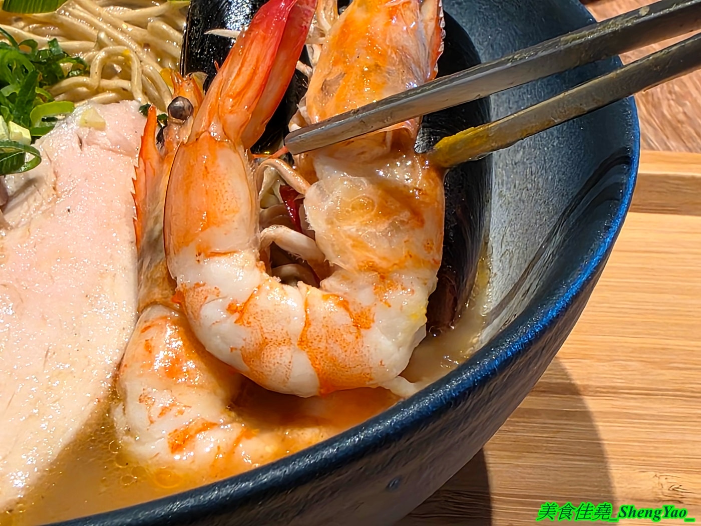 [台中梧棲]麵屋一燈 台中港三井店 – 2025台中最紅的日本拉麵店開來海線了，東京拉麵之王，魚介冠軍沾麵推薦必點，1/2前慶開幕88折優惠