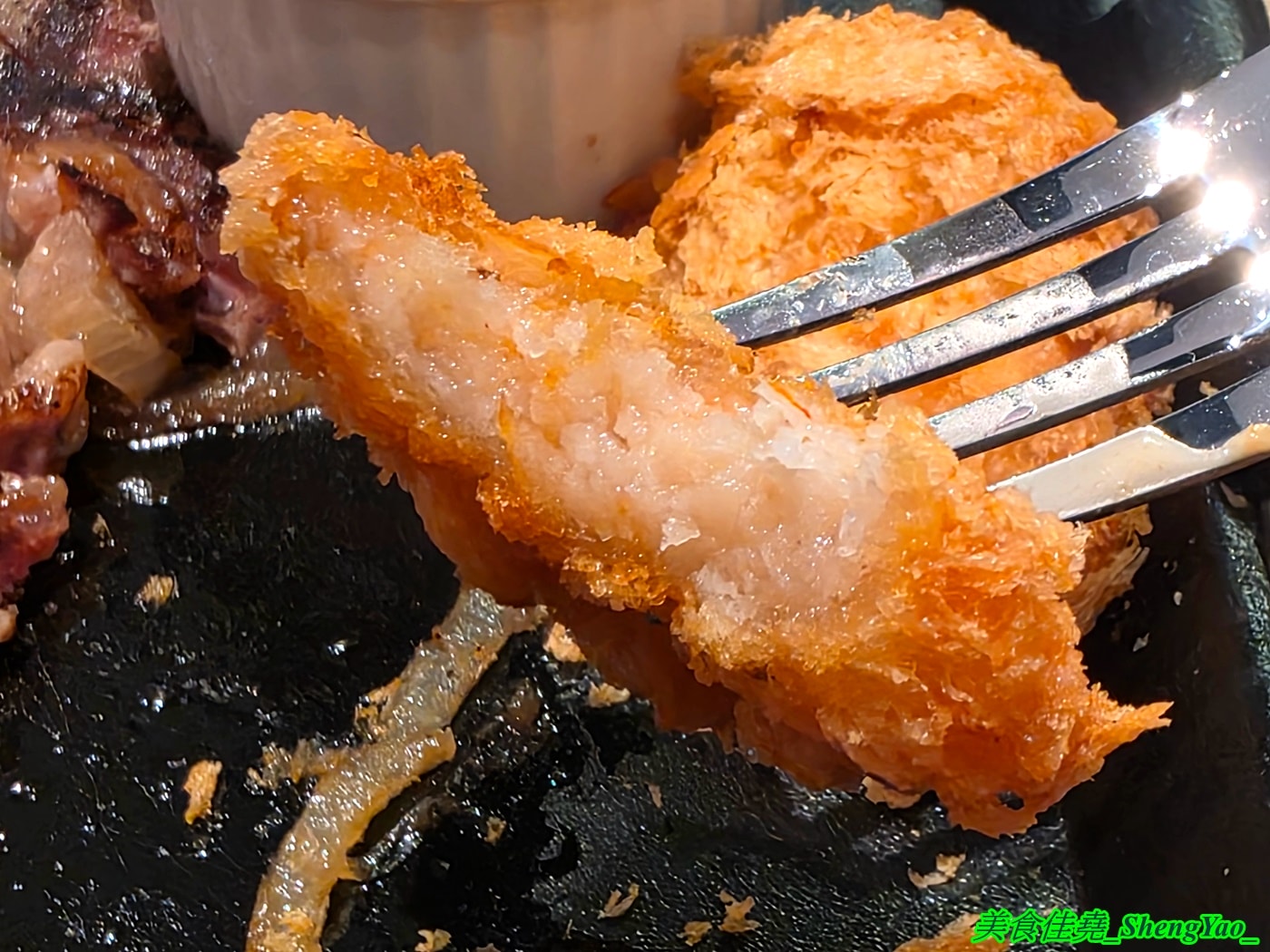 [台中梧棲]橫濱牛排 台中港三井店 – 來自日本的牛排+自助吧吃到飽，台中第二間店，排餐種類多樣，東西精緻好吃， 價格不算平價但值得一嚐。