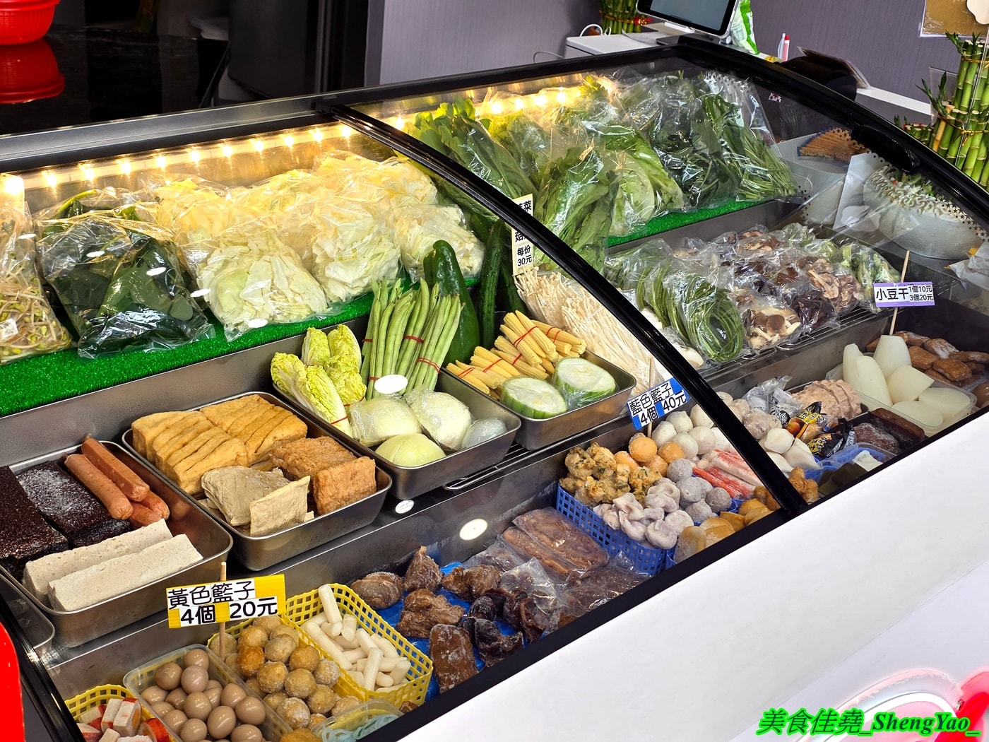 [台中沙鹿]滷海 滷味拌拌 – 海線沙鹿新開幕的另類滷味店，主打乾拌醬吃法，四種拌醬可選，辣度也能調整，打造出專屬自己的口味。