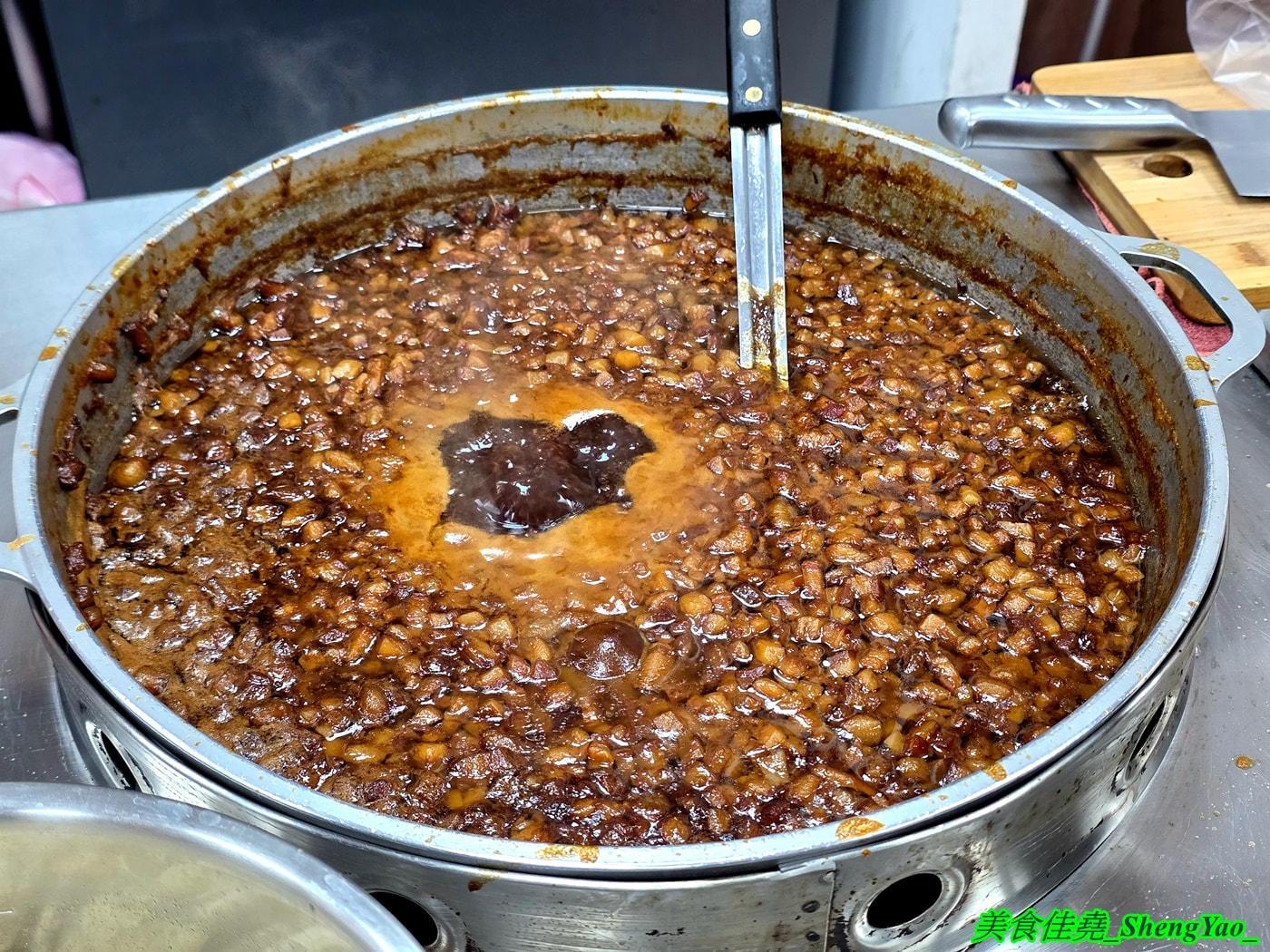 [台中清水]小阿姨魯肉飯 清水店 – 許多網友評論海線最好吃的滷肉飯，清水店限定蒸蛋滷肉飯、蚵仔滷肉飯新上市。
