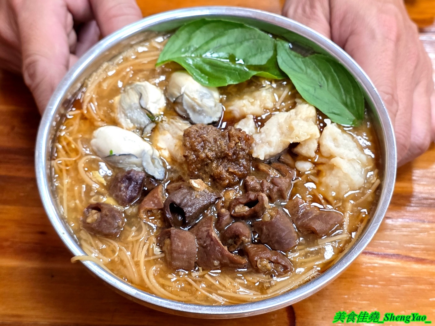 [台中清水]小阿姨魯肉飯 清水店 – 許多網友評論海線最好吃的滷肉飯，清水店限定蒸蛋滷肉飯、蚵仔滷肉飯新上市。