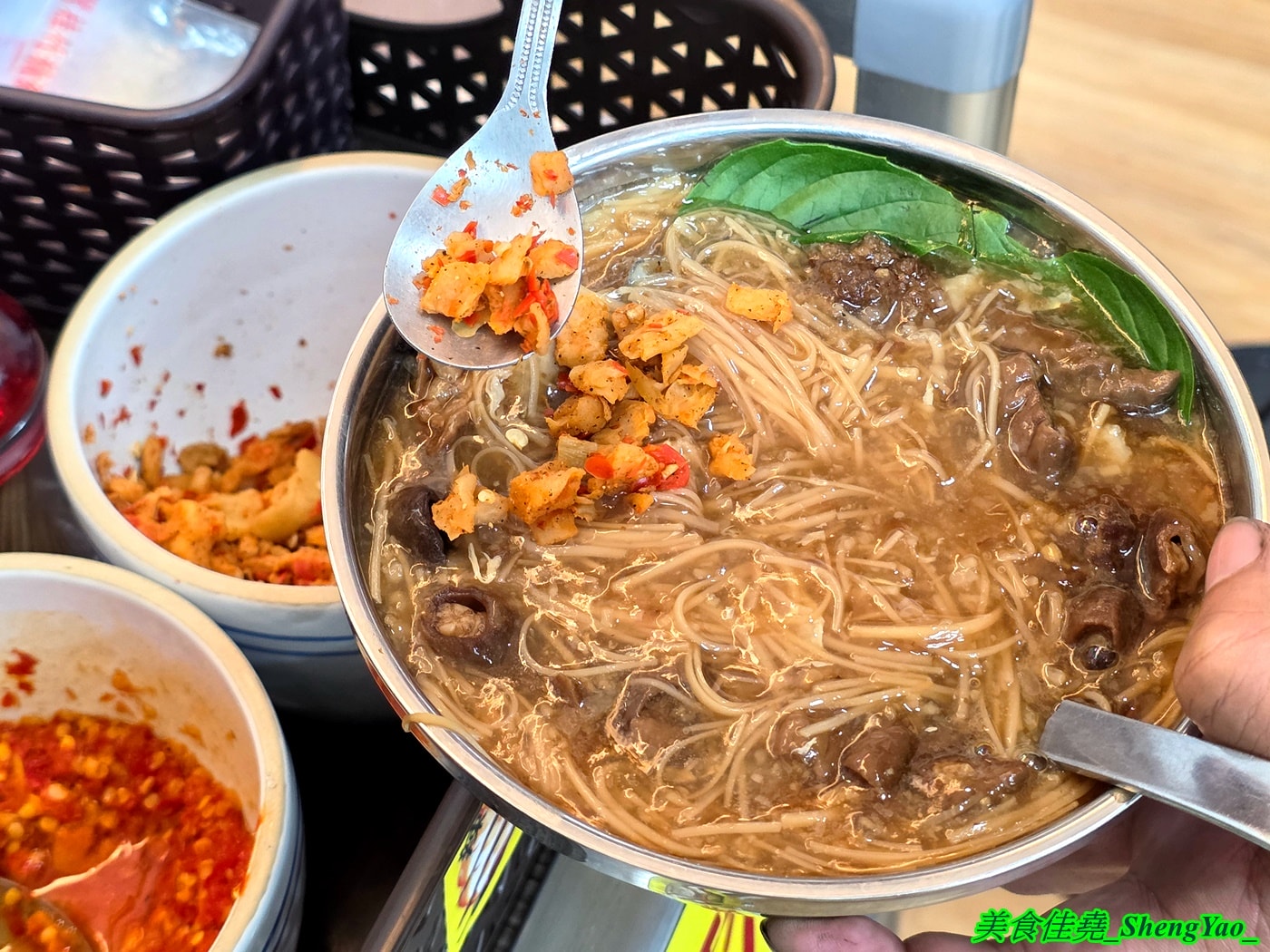 [台中清水]小阿姨魯肉飯 清水店 – 許多網友評論海線最好吃的滷肉飯，清水店限定蒸蛋滷肉飯、蚵仔滷肉飯新上市。