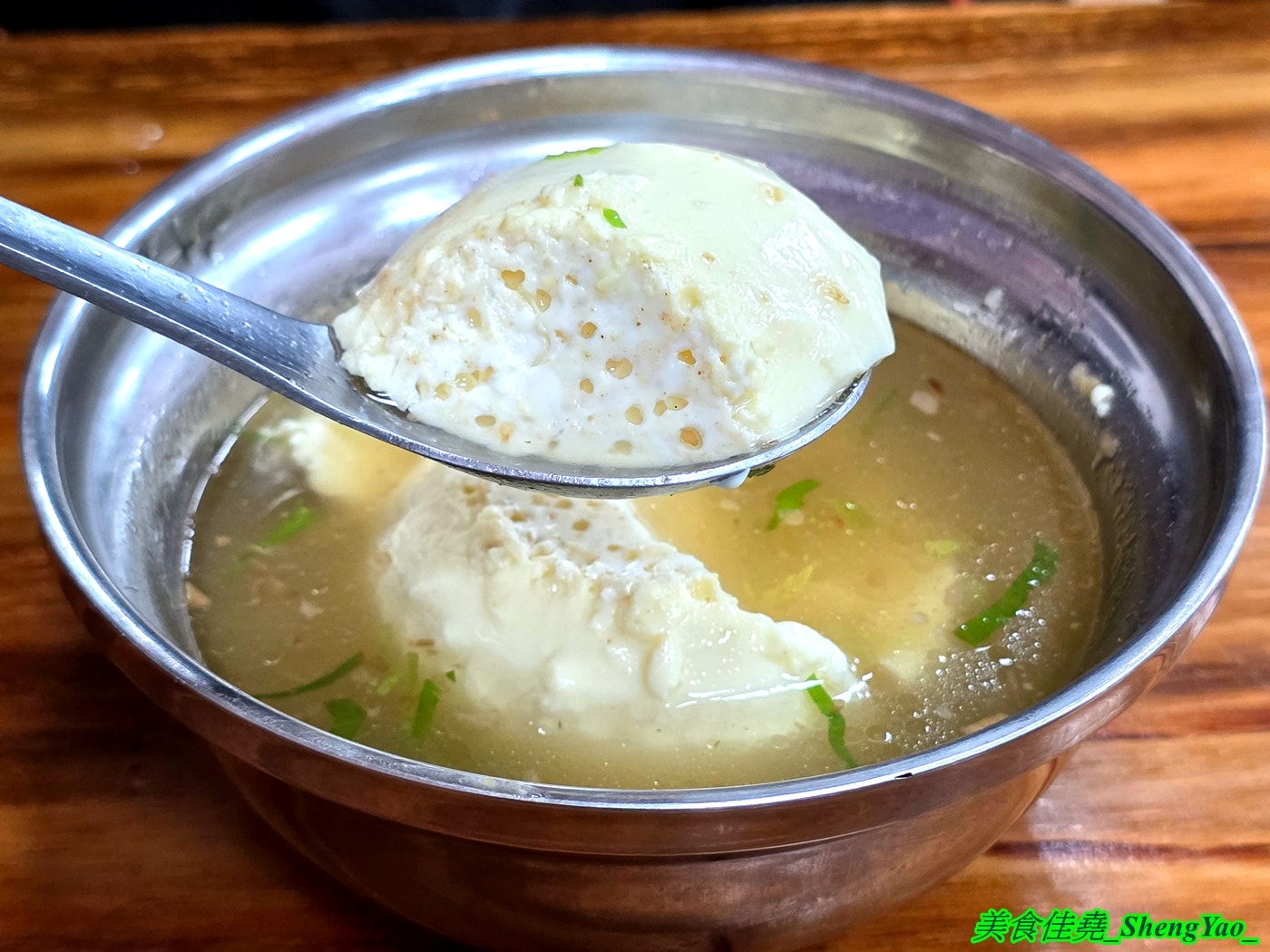 [台中清水]小阿姨魯肉飯 清水店 – 許多網友評論海線最好吃的滷肉飯，清水店限定蒸蛋滷肉飯、蚵仔滷肉飯新上市。