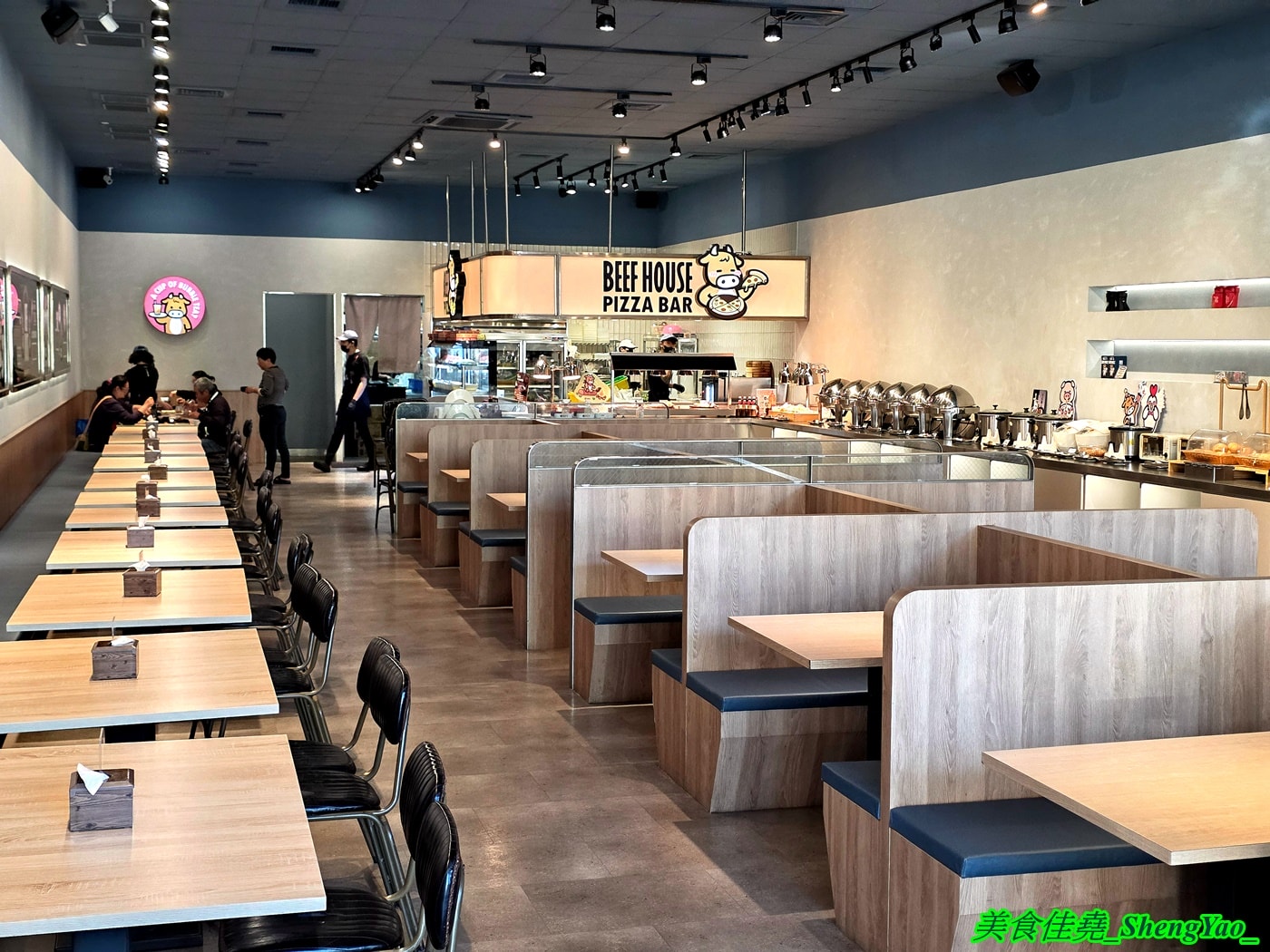 [台中大里]牛室炙燒牛排 BEEF HOUSE 台中大里店 – 台中最狂牛排自助吧吃到飽2026新活動，平日自助吧任你吃只要339元，再+30元還能多一份經典排餐