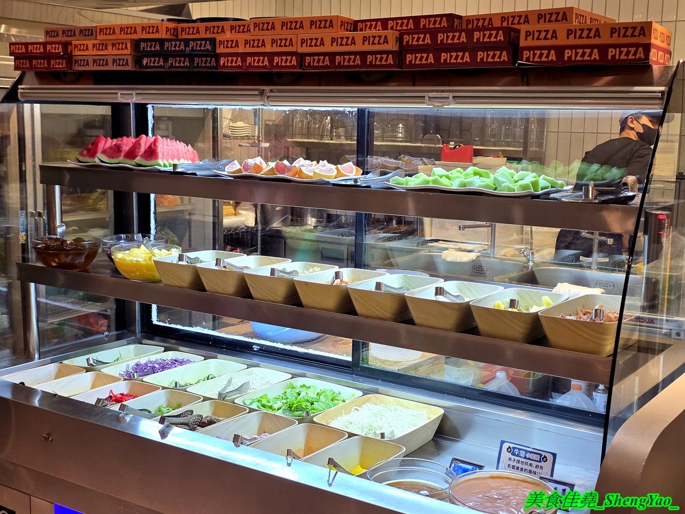 [台中大里]牛室炙燒牛排 BEEF HOUSE 台中大里店 – 台中最狂牛排自助吧吃到飽2026新活動，平日自助吧任你吃只要339元，再+30元還能多一份經典排餐