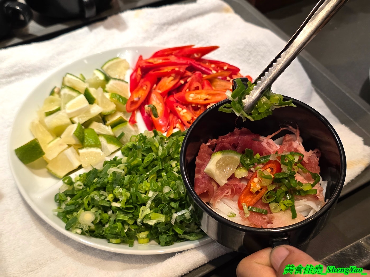 [台中大里]牛室炙燒牛排 BEEF HOUSE 台中大里店 – 台中最狂牛排自助吧吃到飽2026新活動，平日自助吧任你吃只要339元，再+30元還能多一份經典排餐
