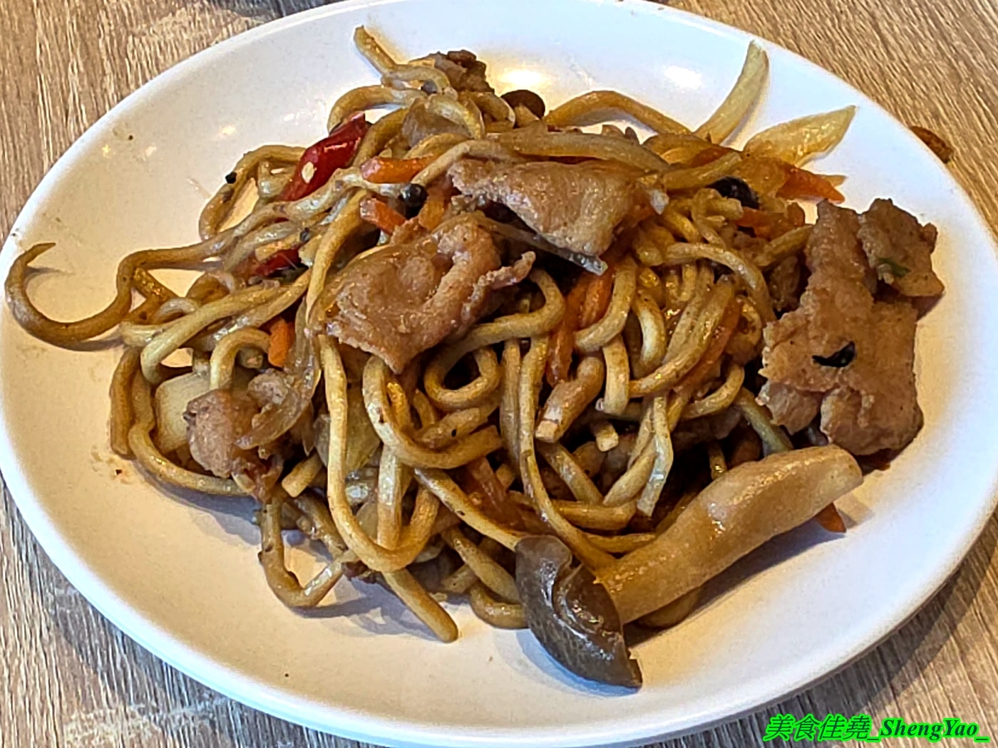 [台中大里]牛室炙燒牛排 BEEF HOUSE 台中大里店 – 台中最狂牛排自助吧吃到飽2026新活動，平日自助吧任你吃只要339元，再+30元還能多一份經典排餐