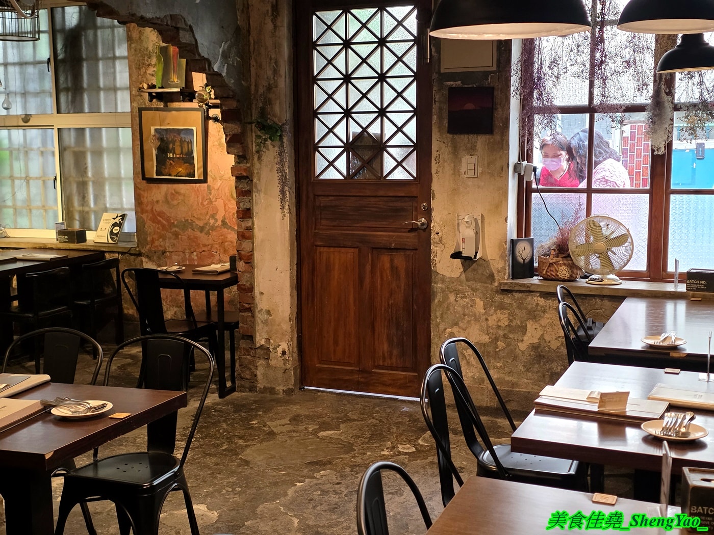 [台中北區]高沐 Pasta&Steak – 紅到外地人都特別來吃的神祕廢墟風義大利麵，餐點用料浮誇，口味有特色又好吃，一中商圈指標性餐廳。