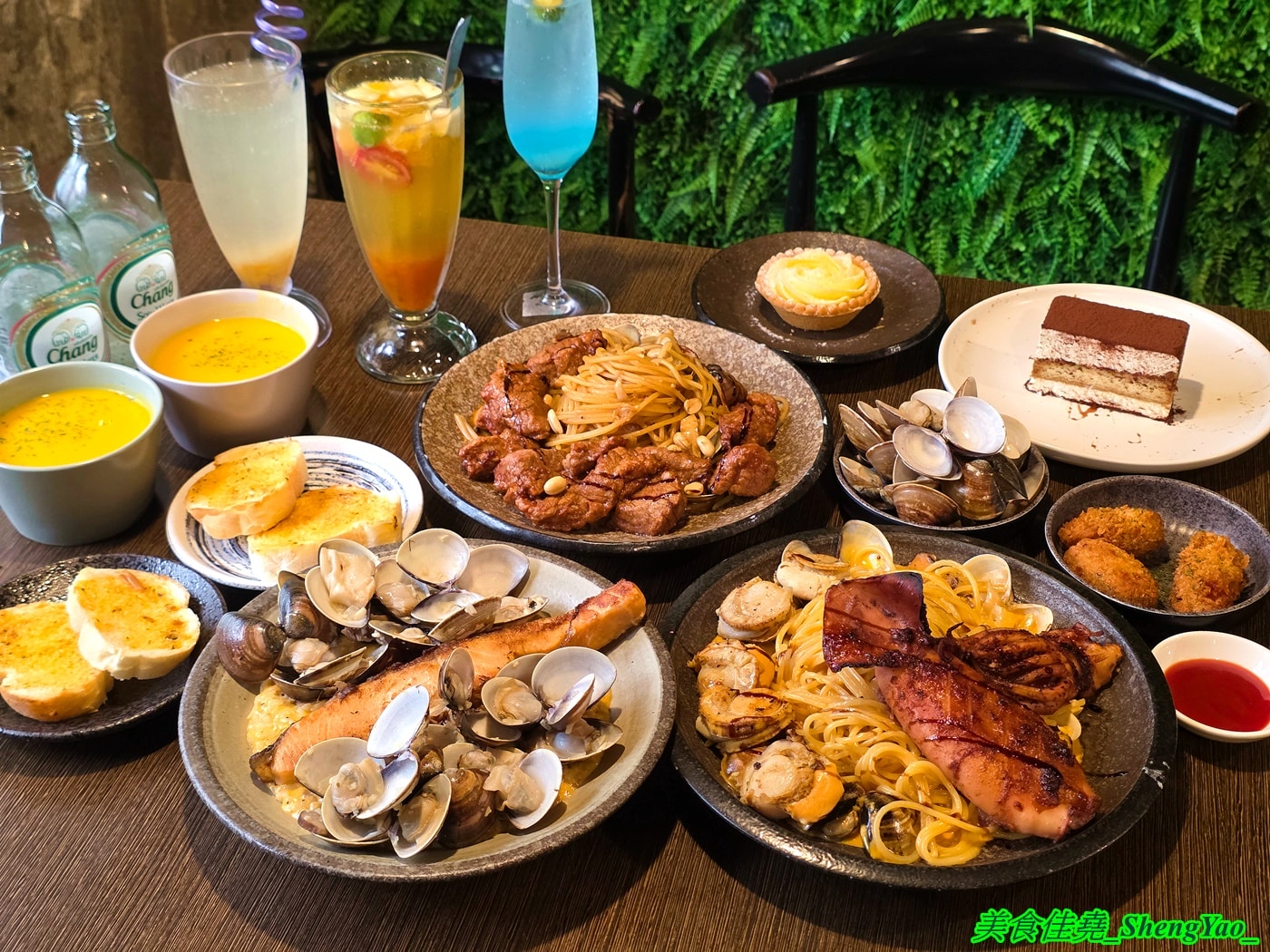 [台中北區]高沐 Pasta&Steak – 紅到外地人都特別來吃的神祕廢墟風義大利麵，餐點用料浮誇，口味有特色又好吃，一中商圈指標性餐廳。