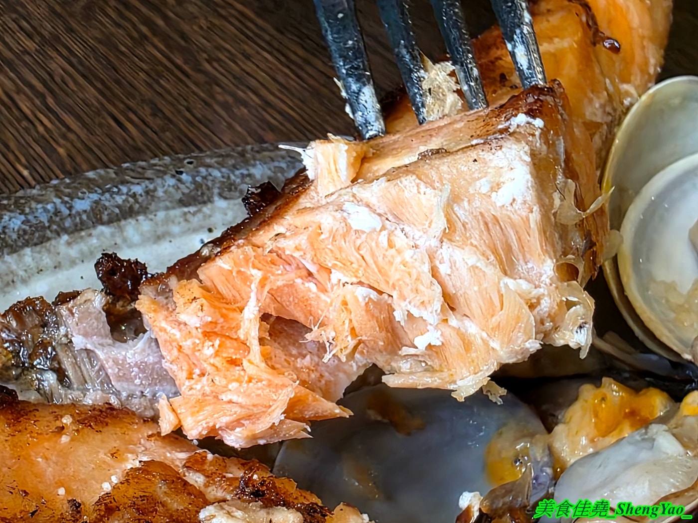 [台中北區]高沐 Pasta&Steak – 紅到外地人都特別來吃的神祕廢墟風義大利麵，餐點用料浮誇，口味有特色又好吃，一中商圈指標性餐廳。