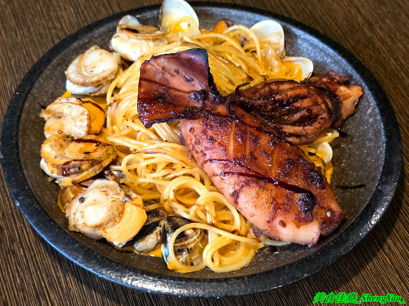 [台中北區]高沐 Pasta&Steak – 紅到外地人都特別來吃的神祕廢墟風義大利麵，餐點用料浮誇，口味有特色又好吃，一中商圈指標性餐廳。