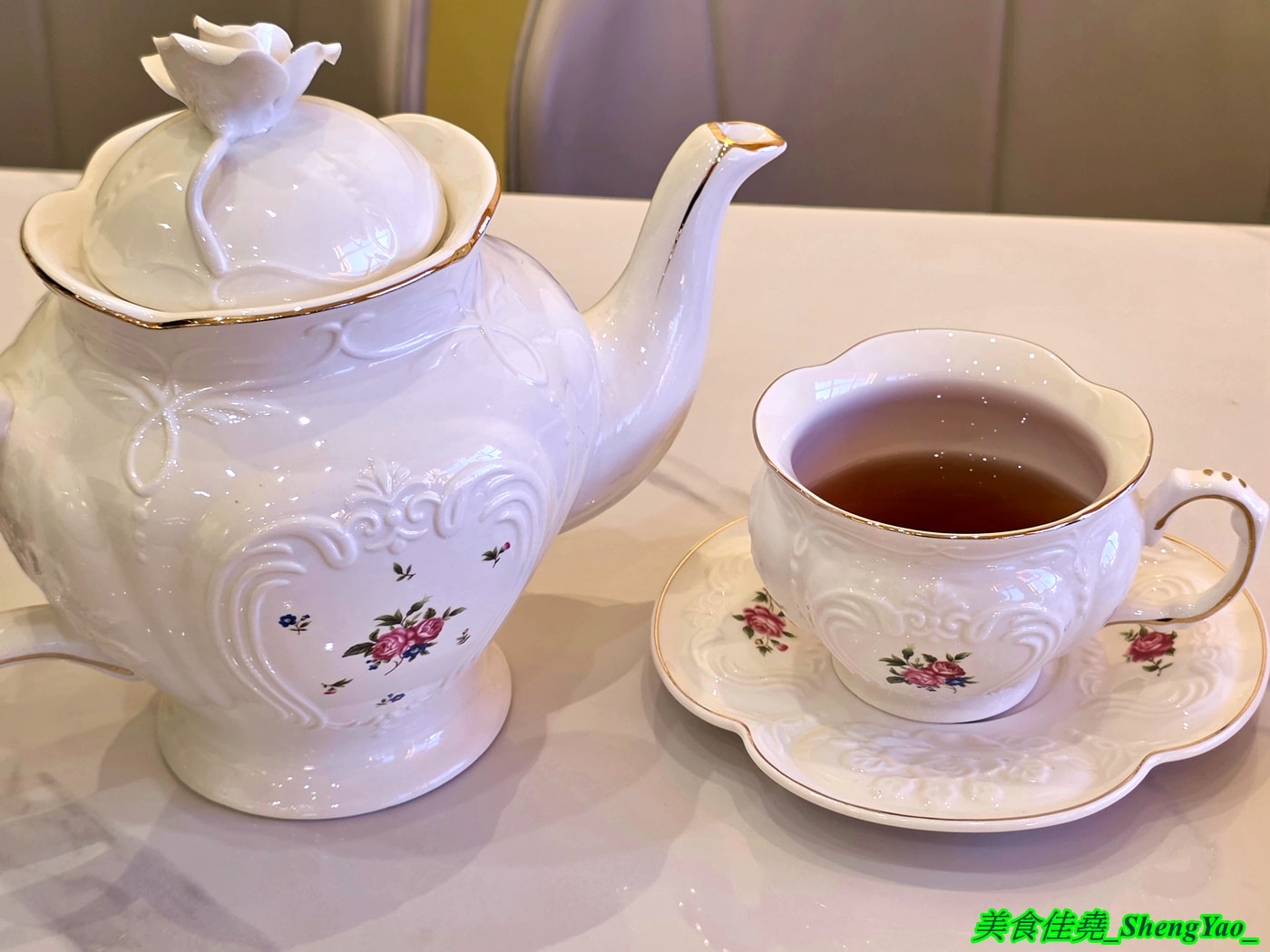 [台中沙鹿]Honey Corner 蜜糖角落 – 全台第一間小熊維尼故事主題下午茶，店內有一大堆和小熊維尼有關的娃娃和物品，還可以陪吃，療癒感整個拉滿。