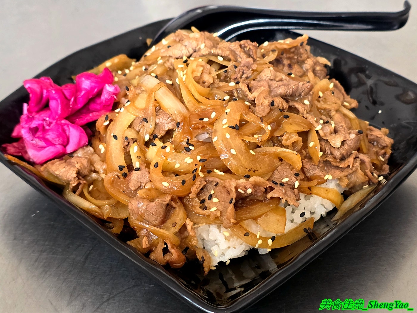 [台中大雅]傳奇港式炒麵 – 大雅低調的職人級港式炒麵炒飯，大火快炒鍋氣十足，用料實在又便宜，百元就能吃到的美味。