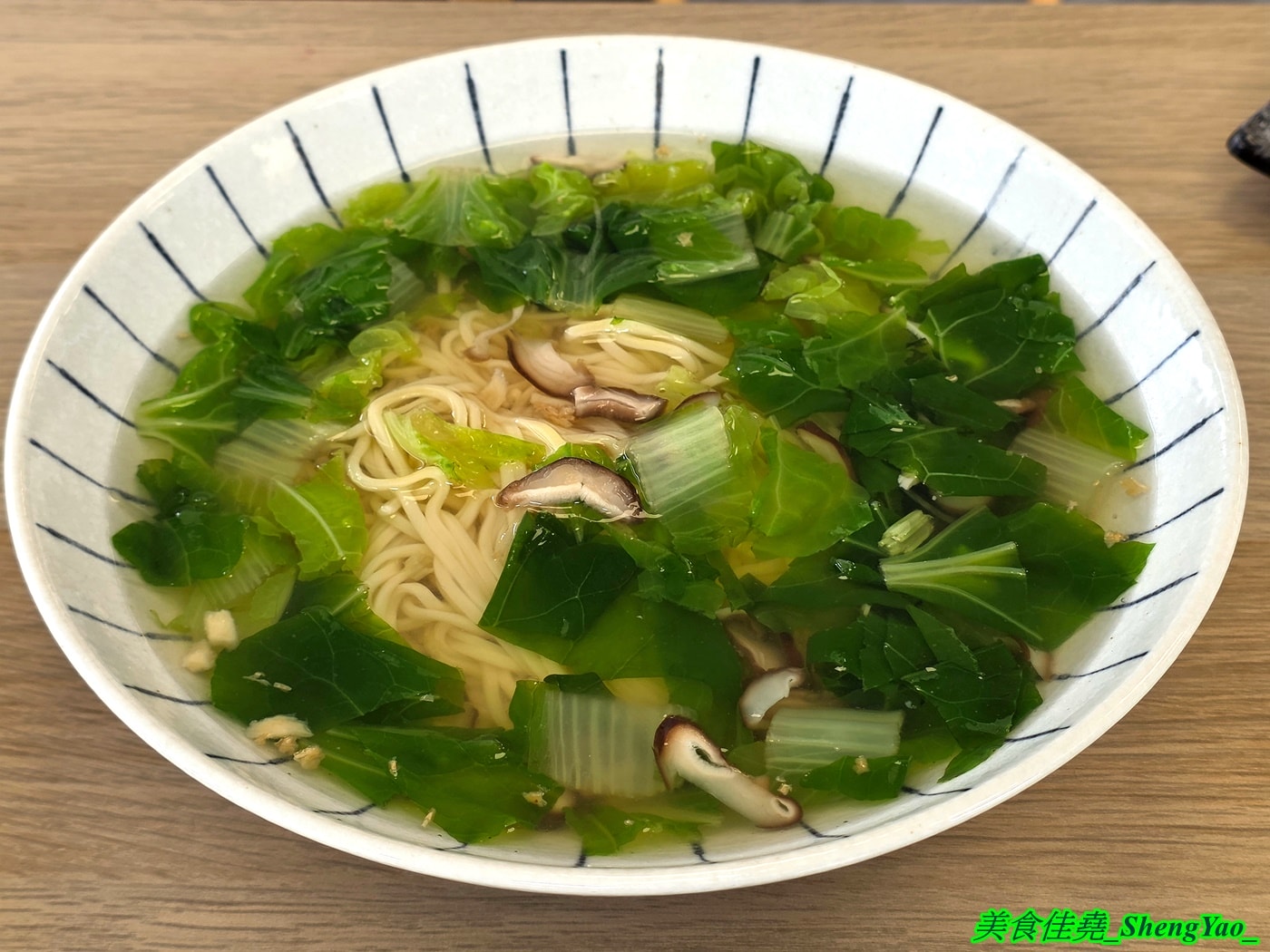[台中西屯]粥粥爆料 – 台中新開幕海鮮粥專賣店，海鮮食材像BUFFET吃到飽直接陳列在冰檯上，新鮮看得見，用料實在，價格合理，開幕期間消費滿百就送燙鮮蚵。