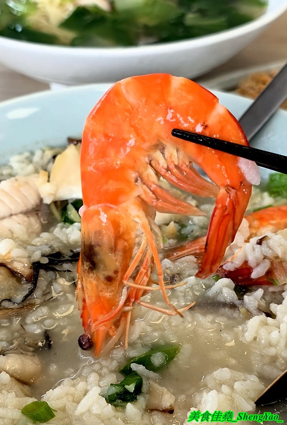 [台中西屯]粥粥爆料 – 台中新開幕海鮮粥專賣店，海鮮食材像BUFFET吃到飽直接陳列在冰檯上，新鮮看得見，用料實在，價格合理，開幕期間消費滿百就送燙鮮蚵。