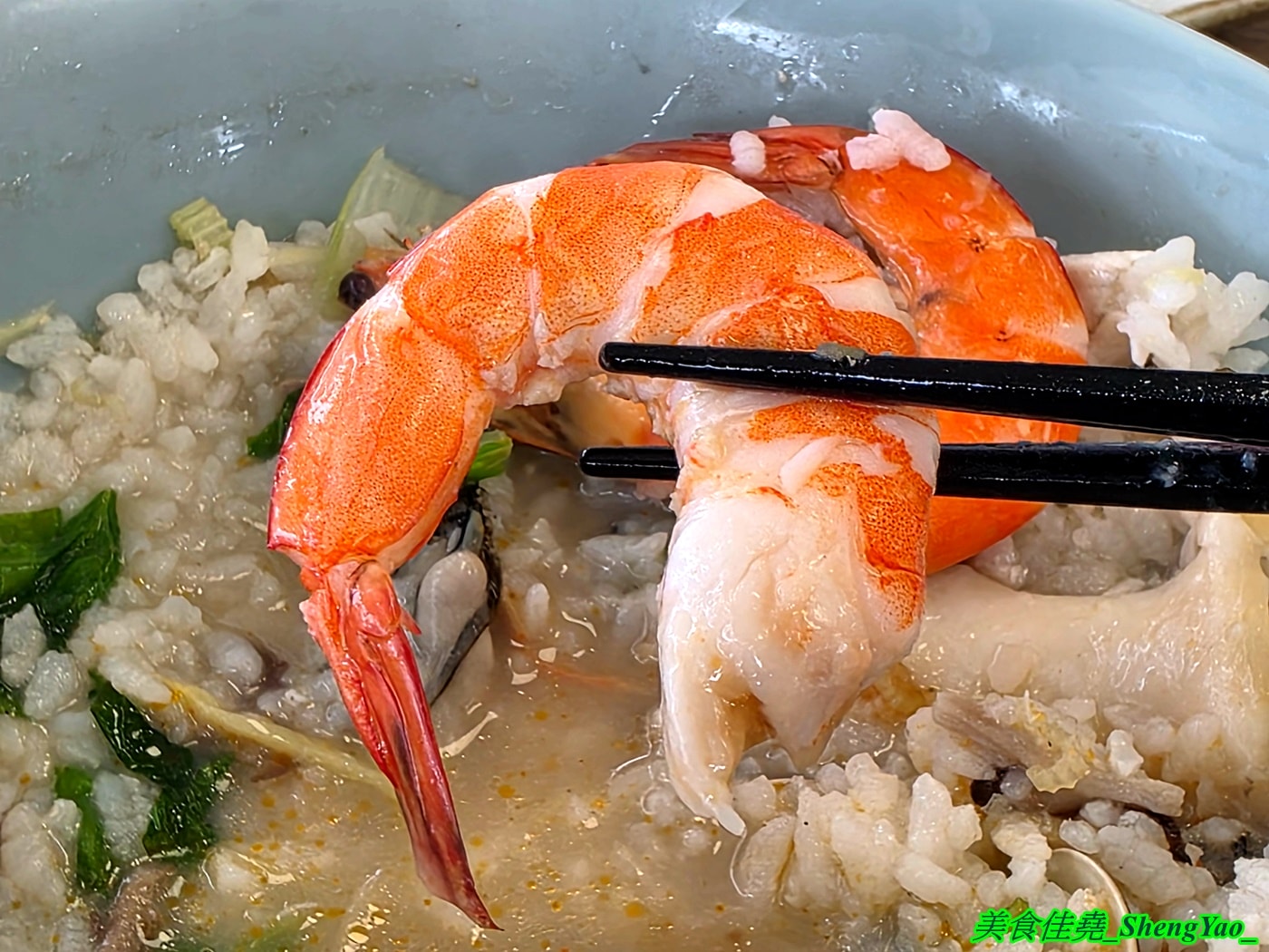 [台中西屯]粥粥爆料 – 台中新開幕海鮮粥專賣店，海鮮食材像BUFFET吃到飽直接陳列在冰檯上，新鮮看得見，用料實在，價格合理，開幕期間消費滿百就送燙鮮蚵。
