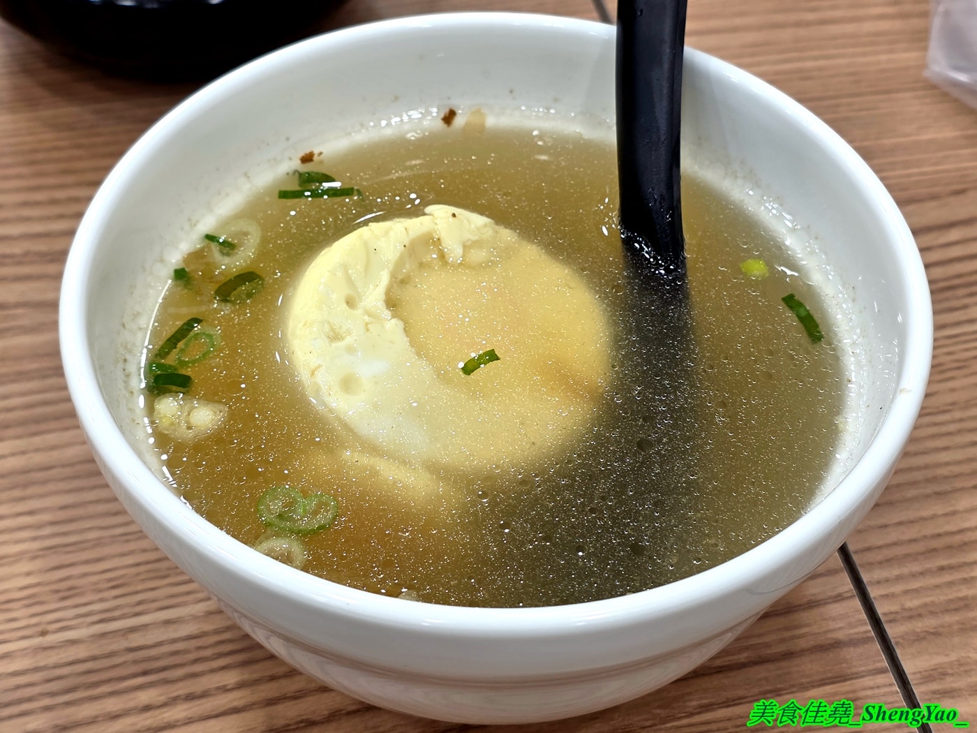 [台中梧棲]岩舞伴麵 – 台中海線第一間以拌麵為主打的麵館，也有湯麵水餃和捲餅，內用有多種飲料和甜湯無限供應。