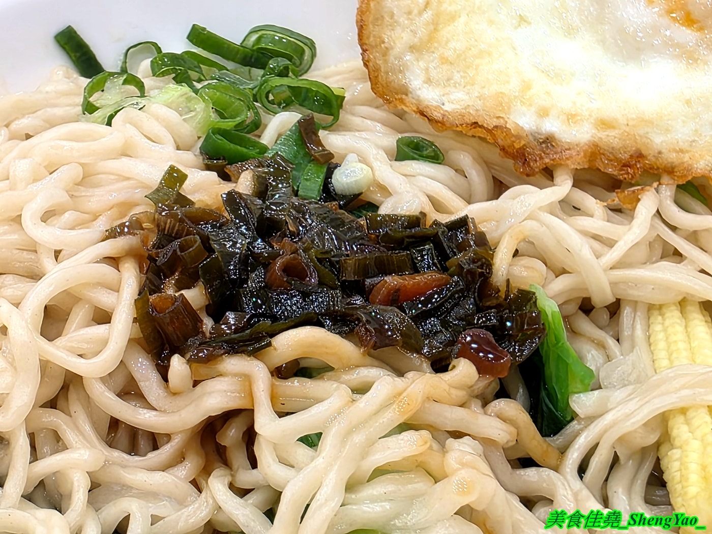 [台中梧棲]岩舞伴麵 – 台中海線第一間以拌麵為主打的麵館，也有湯麵水餃和捲餅，內用有多種飲料和甜湯無限供應。