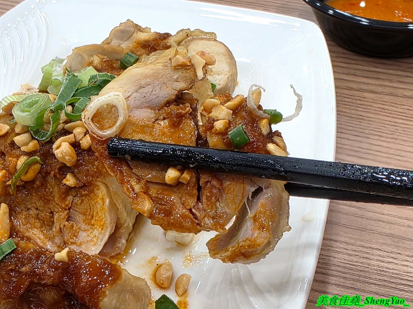 [台中梧棲]岩舞伴麵 – 台中海線第一間以拌麵為主打的麵館，也有湯麵水餃和捲餅，內用有多種飲料和甜湯無限供應。