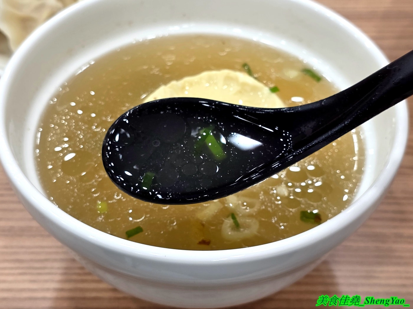 [台中梧棲]岩舞伴麵 – 台中海線第一間以拌麵為主打的麵館，也有湯麵水餃和捲餅，內用有多種飲料和甜湯無限供應。