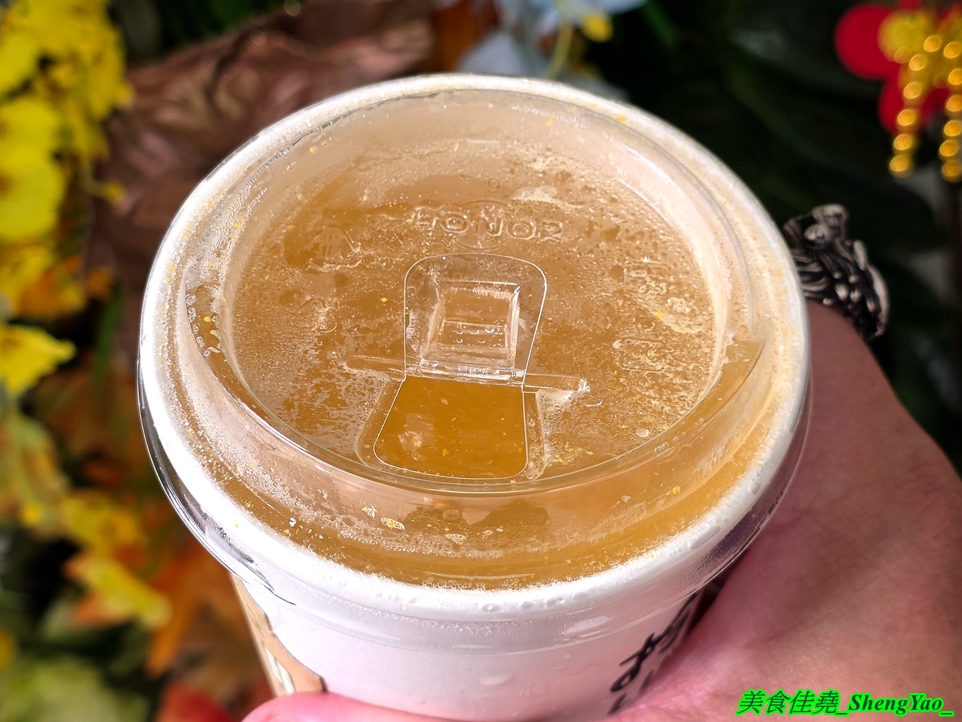 [台中梧棲]拎茶 台中梧棲店 – 海線近期冒出的新品牌手搖飲料店，蜂蜜用的是養蜂人家蜂蜜，果味吐司茶必點，2/2前有多項指定飲料第二杯加購特價。