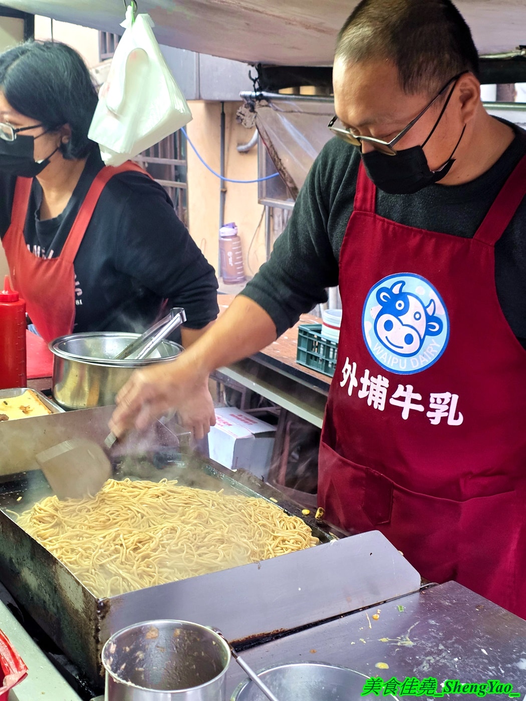 [台中沙鹿]北勢國小旁蛋包飯豬肉炒麵 – 在地經營30多年，真正沙鹿人才知道的美食，蛋包飯和豬肉炒麵必點，往往8點不到就賣完了。