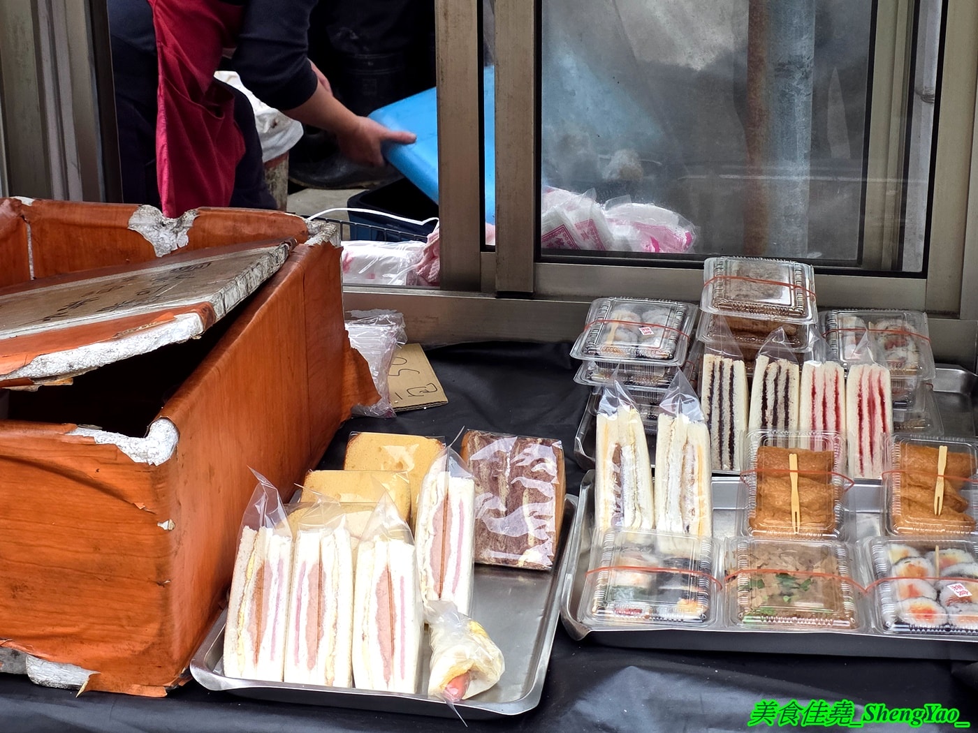 [台中沙鹿]北勢國小旁蛋包飯豬肉炒麵 – 在地經營30多年，真正沙鹿人才知道的美食，蛋包飯和豬肉炒麵必點，往往8點不到就賣完了。