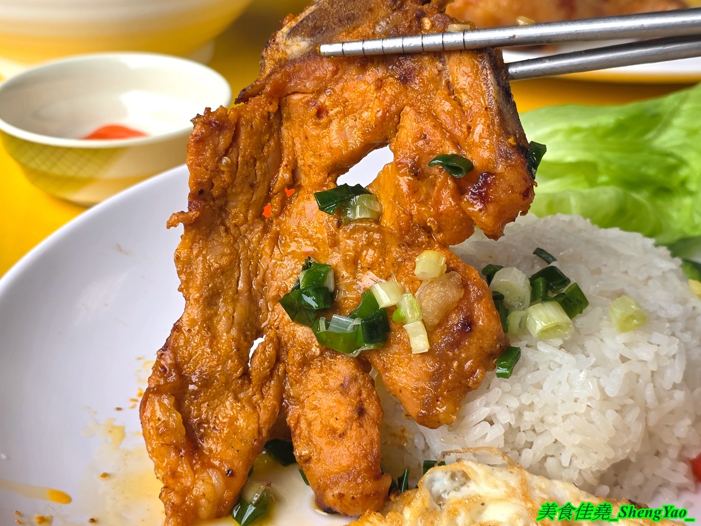 [台中沙鹿]西貢烤肉飯 – 海線新開幕越南小吃，品項多樣還有少見的越南家鄉菜，內用有免費飲料，開幕頭三天2/6-2/8飯麵通通都100元。