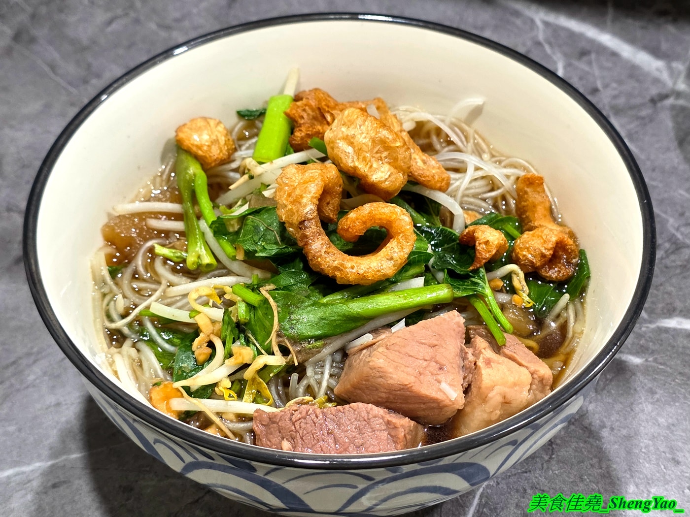 [台中豐原]泰饗船麵 – 豐原也有泰式船麵啦，老闆遠赴泰國學習，口味不錯，連調味料都好道地，大推酸辣湯頭，酸辣夠味超過癮。