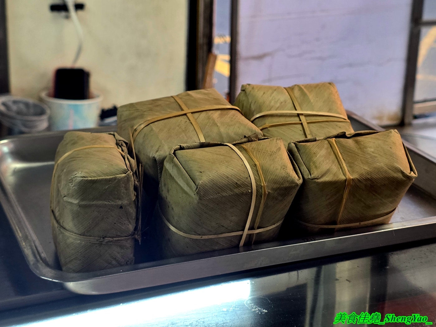 [台中沙鹿]武林越式料理 – 海線最特別的越南小吃，招牌是冰果店讓人莫名奇妙，大推河粉，大碗公份量才賣100元，糯米飯也很好吃。