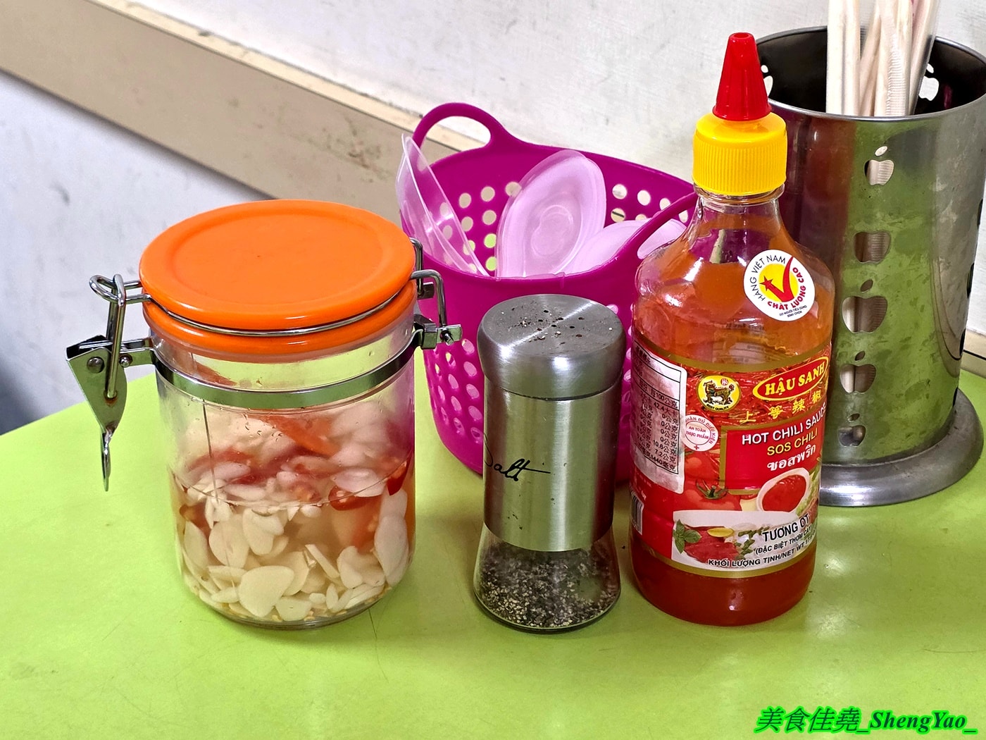 [台中沙鹿]武林越式料理 – 海線最特別的越南小吃，招牌是冰果店讓人莫名奇妙，大推河粉，大碗公份量才賣100元，糯米飯也很好吃。