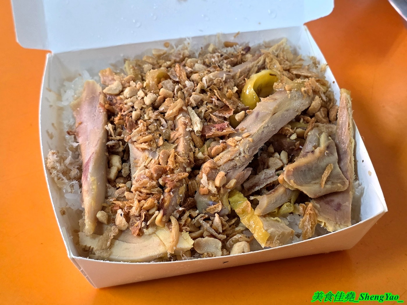 [台中沙鹿]武林越式料理 – 海線最特別的越南小吃，招牌是冰果店讓人莫名奇妙，大推河粉，大碗公份量才賣100元，糯米飯也很好吃。