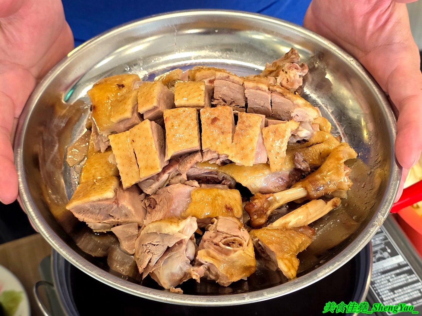 [台中沙鹿]鴻門鴨肉飯 – 鴨肉飯小吃店裡居然也能吃到鴨肉爐，一鍋300元鴨肉多到爆，好幾個人一起吃都沒問題。