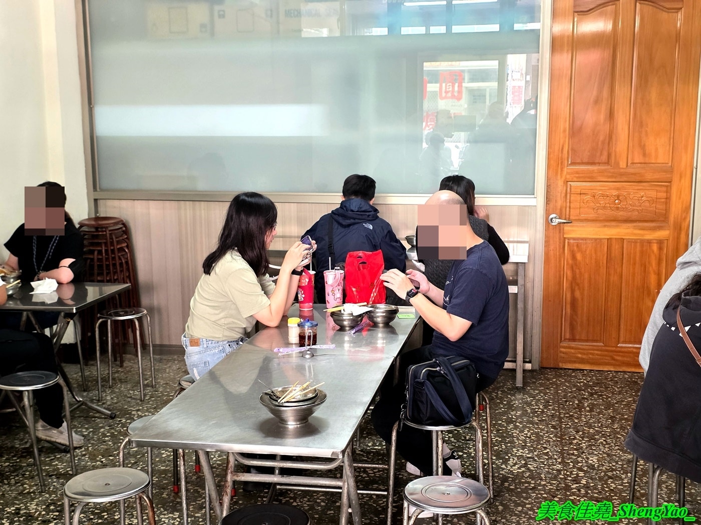 [台中清水]餛飩祖師海鋒肉圓 – 清水在地人很愛的低調好吃肉圓店，脆皮肉圓加燕丸湯是標配，炸醬麵也很特別。