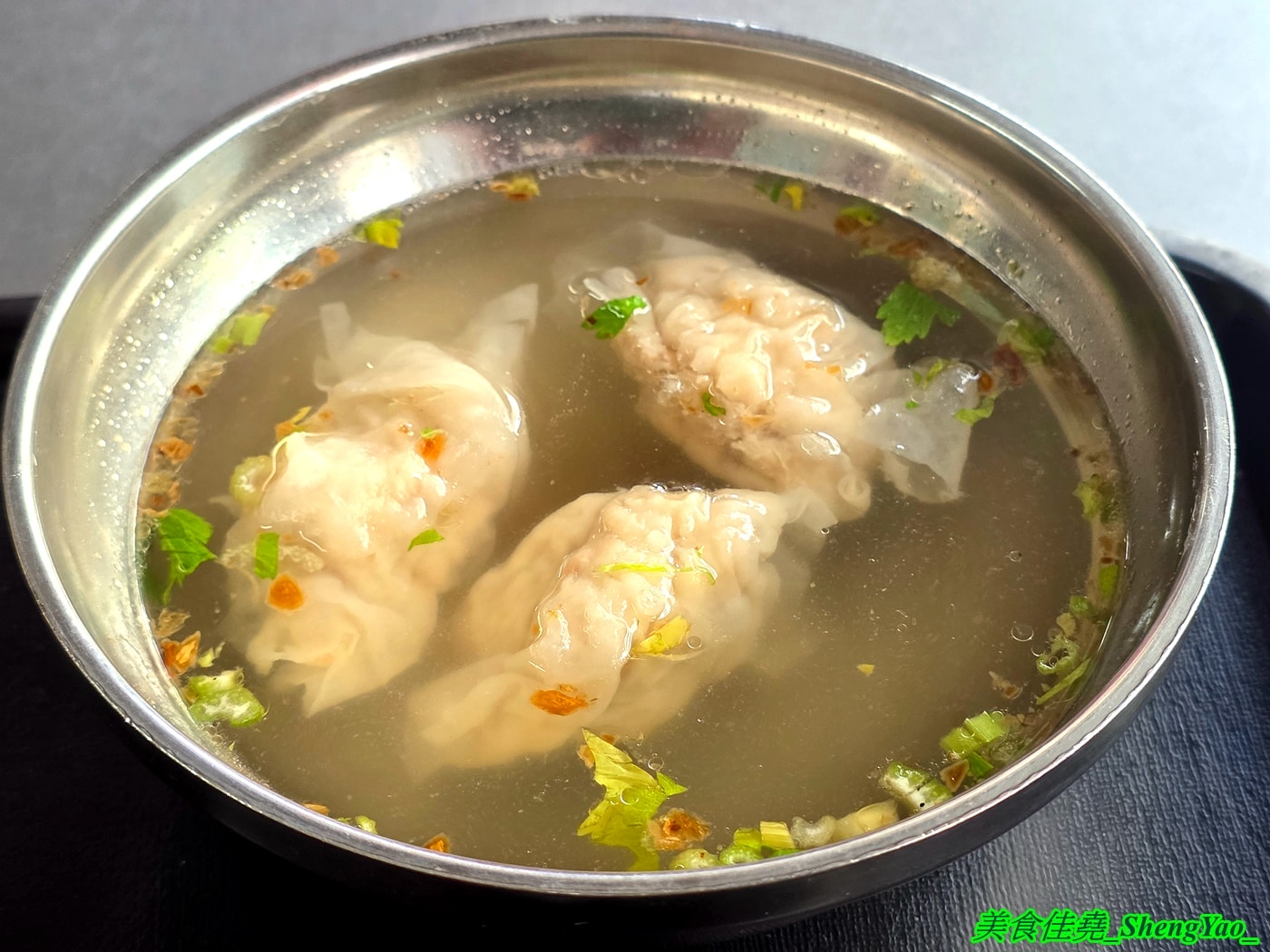 [台中清水]餛飩祖師海鋒肉圓 – 清水在地人很愛的低調好吃肉圓店，脆皮肉圓加燕丸湯是標配，炸醬麵也很特別。