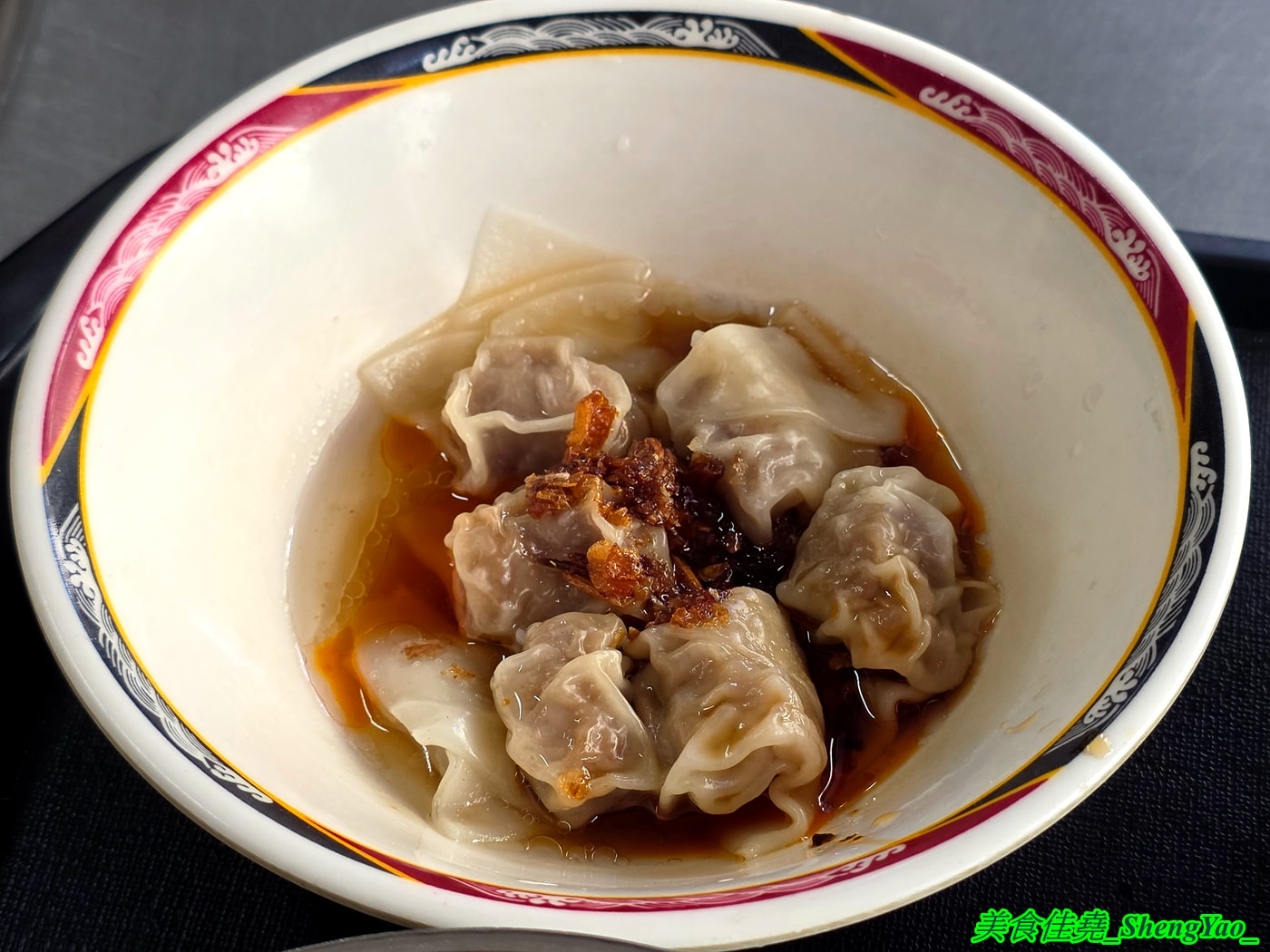 [台中清水]餛飩祖師海鋒肉圓 – 清水在地人很愛的低調好吃肉圓店，脆皮肉圓加燕丸湯是標配，炸醬麵也很特別。