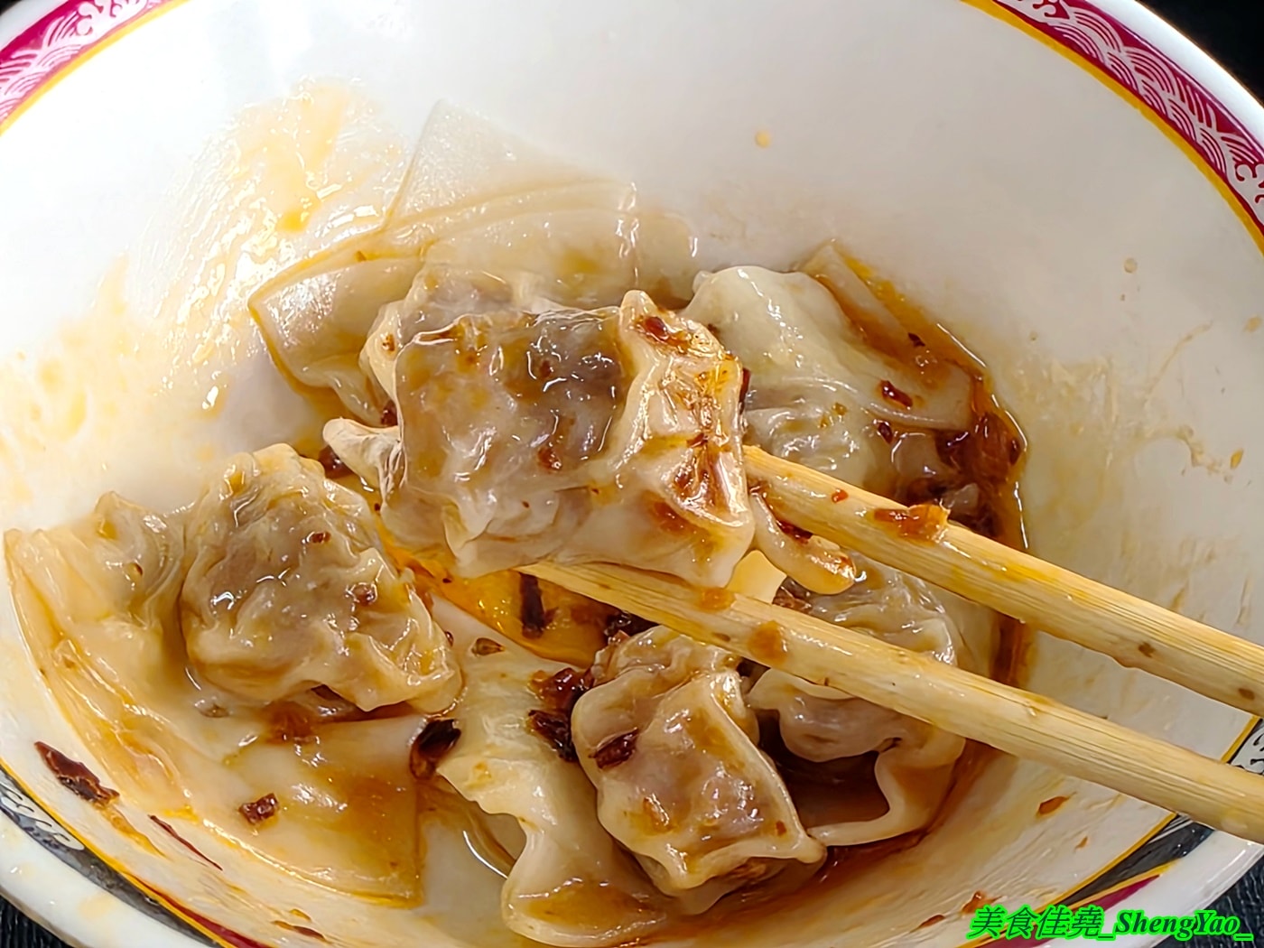 [台中清水]餛飩祖師海鋒肉圓 – 清水在地人很愛的低調好吃肉圓店，脆皮肉圓加燕丸湯是標配，炸醬麵也很特別。