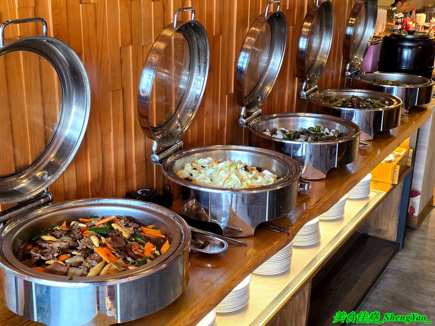 [台中梧棲]鐵將創意鐵板料理 – 海線平價牛排吃到飽吃來吃去還是這間最推薦，主餐最低340元起就能吃到自助區一大堆東西，平日還免服務費喔。