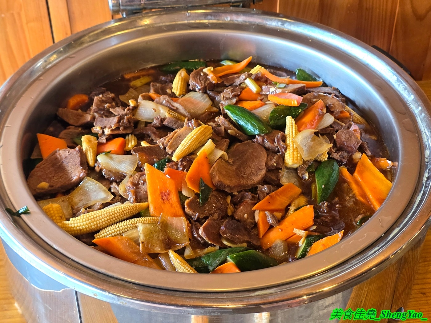 [台中梧棲]鐵將創意鐵板料理 – 海線平價牛排吃到飽吃來吃去還是這間最推薦，主餐最低340元起就能吃到自助區一大堆東西，平日還免服務費喔。
