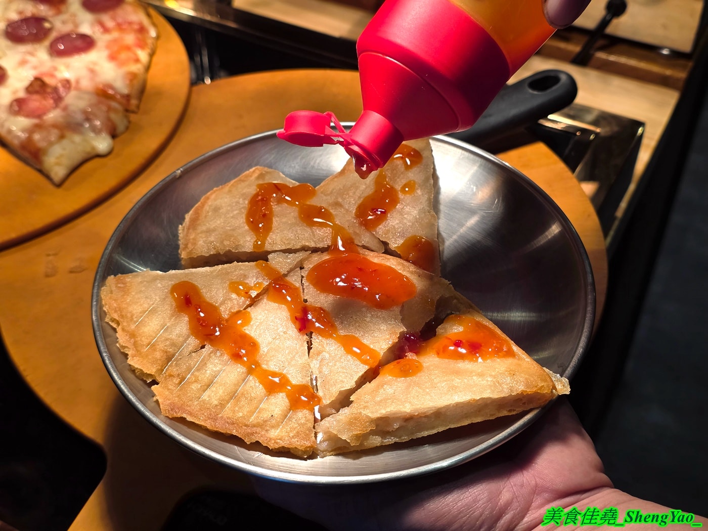 [台中梧棲]鐵將創意鐵板料理 – 海線平價牛排吃到飽吃來吃去還是這間最推薦，主餐最低340元起就能吃到自助區一大堆東西，平日還免服務費喔。