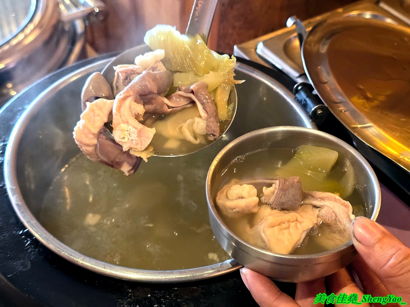 [台中梧棲]鐵將創意鐵板料理 – 海線平價牛排吃到飽吃來吃去還是這間最推薦，主餐最低340元起就能吃到自助區一大堆東西，平日還免服務費喔。