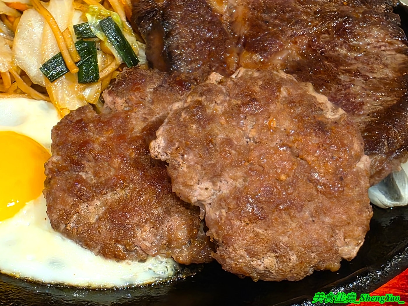 [台中梧棲]鐵將創意鐵板料理 – 海線平價牛排吃到飽吃來吃去還是這間最推薦，主餐最低340元起就能吃到自助區一大堆東西，平日還免服務費喔。