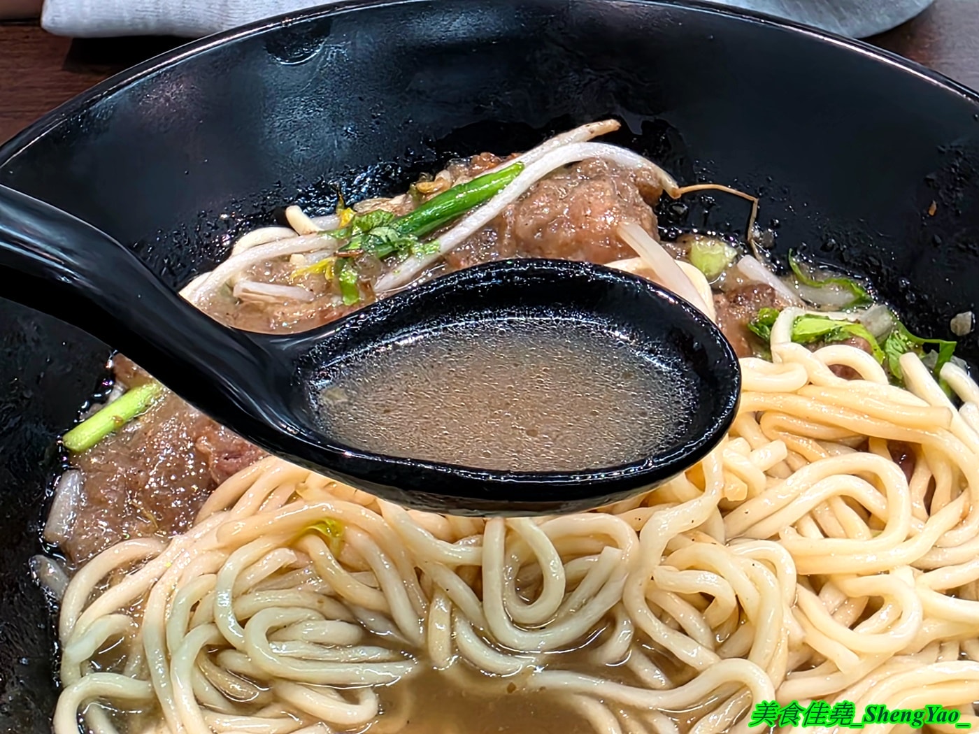 [台中梧棲]詹師傅清水筒仔米糕 – 梧棲生意很好的米糕店，米糕好吃，搭配上清肉羹湯有夠讚，店內有免費冬瓜茶可以喝。